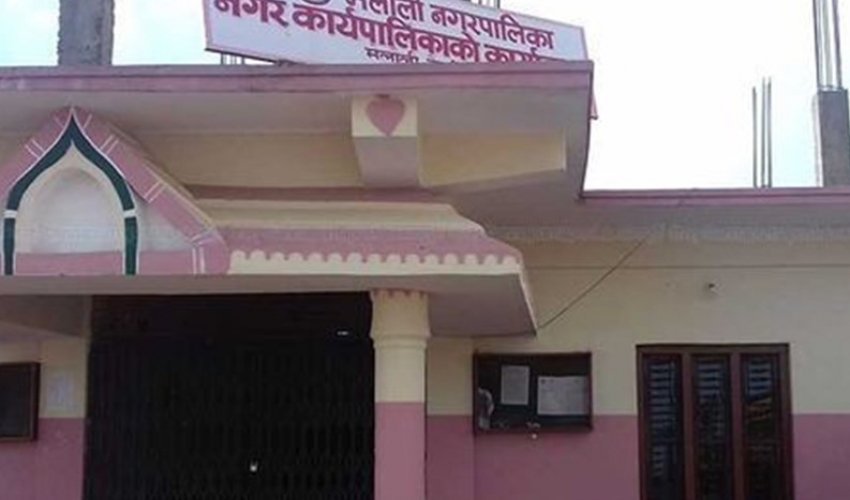 बैतडीको मेलौली नगरपालिकामा गरिएको ताला खुलेन