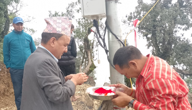 डोटीको बडीकेदारस्थित खड्यौलीमा बिजुली बल्यो