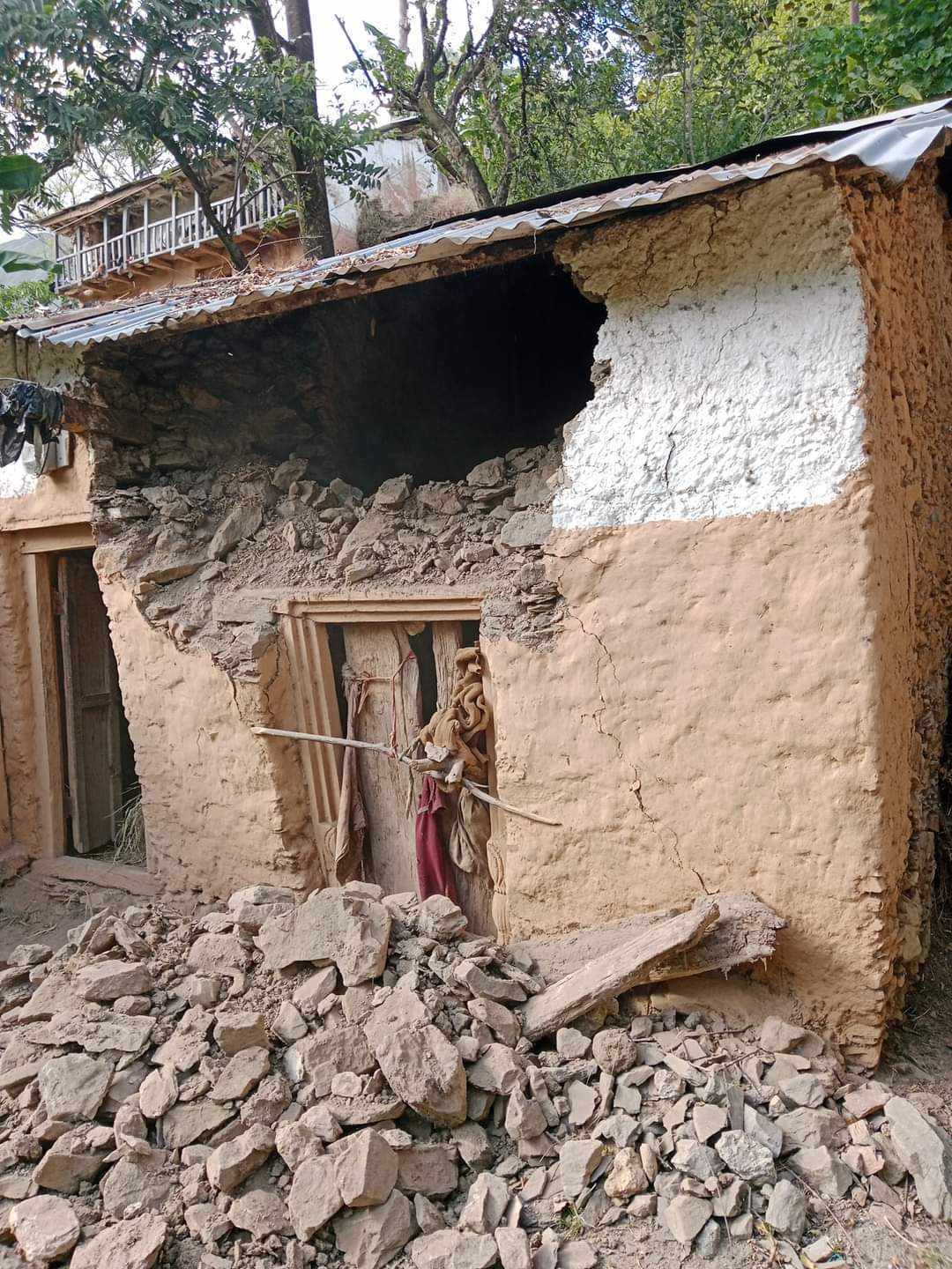 सुदूरपश्चिममा ६.३ रेक्टर भुकम्पको धक्का,बझाङमा घर र विद्यालय भत्कीए