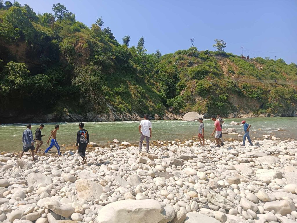 डोटीका दुई बालक सेती नदीमा बेपत्ता