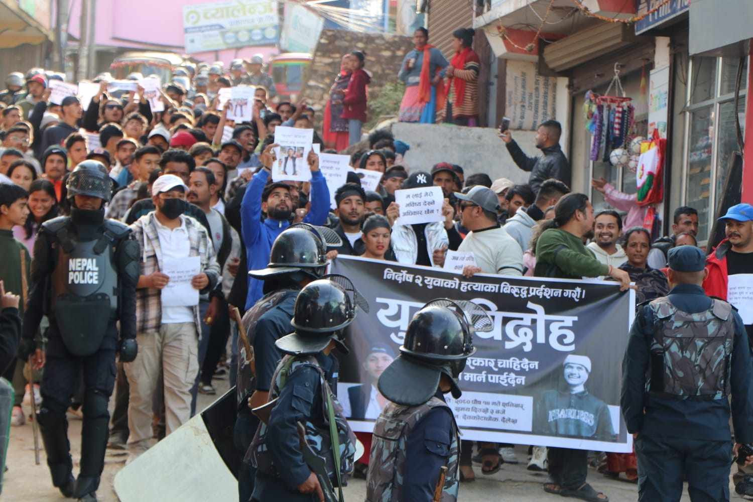 रावतको मृत्यु पछि  दैलेखमा पनि सरकारविरुद्ध आन्दोलन