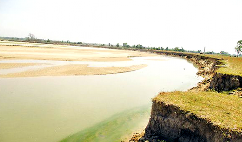 कञ्चनपुरको दोदा नदीमा बाढी पूर्वसूचना यन्त्र जडान