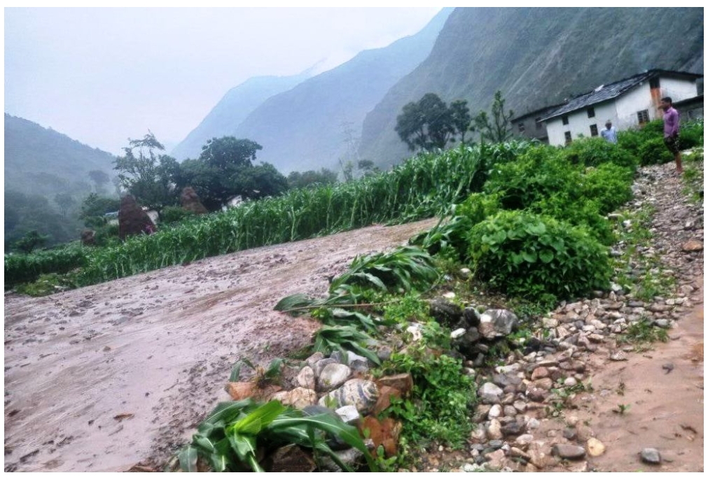 दार्चुलाका धेरै बस्ती बाढीको जोखिम, १६ घरपरिवारलाई स्थानान्तरण गरियो !