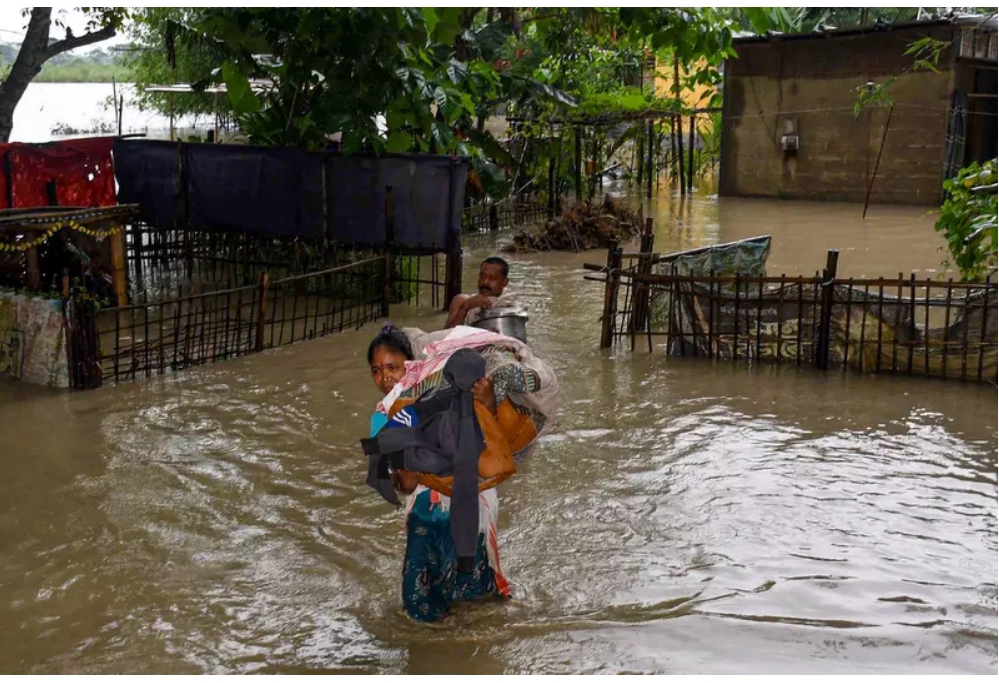 भारतको आसाममा बाढीको कहर: २३ लाख मानिस प्रभावित