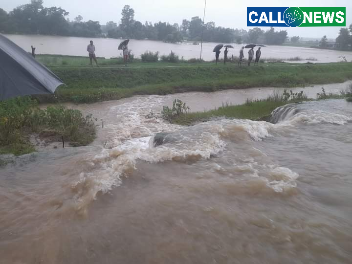 बाढीका कारण नदिको नहर फूट्यो, बेलौरी र बेल्डाँडीमा खतरा