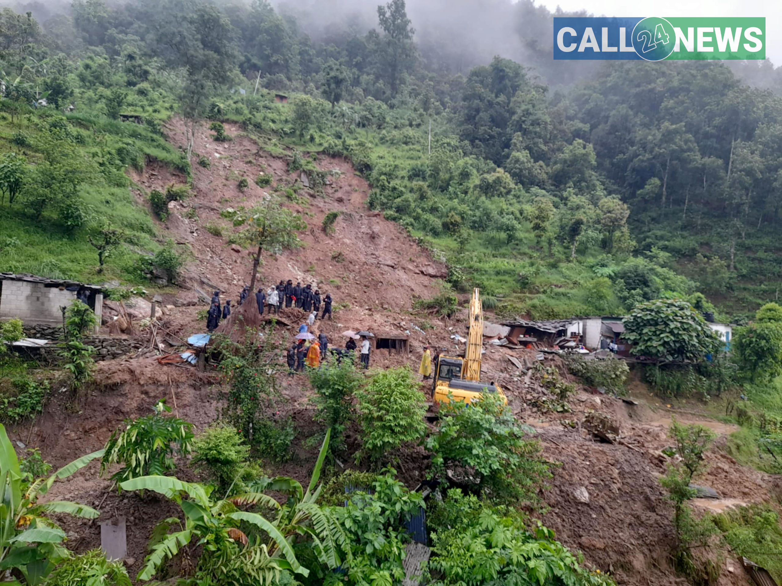 पहिरोमा च्यापिए एकै घरका ४ जना, एक जनाको मृत्यु ४ घाईते