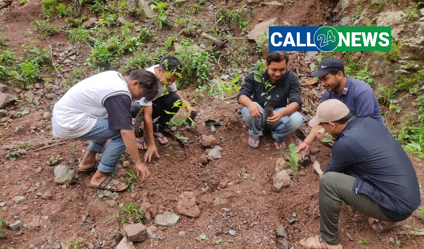 कैलालीको चुरेमा ‘सकारात्मक सोच, समृद्धि र हरियाली चुरे’ नारासहति वृक्षारोपण