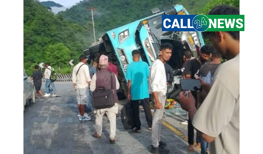 मुग्लिङ सडकखण्डमा बस दुर्घटना हुँदा १० जना घाइते