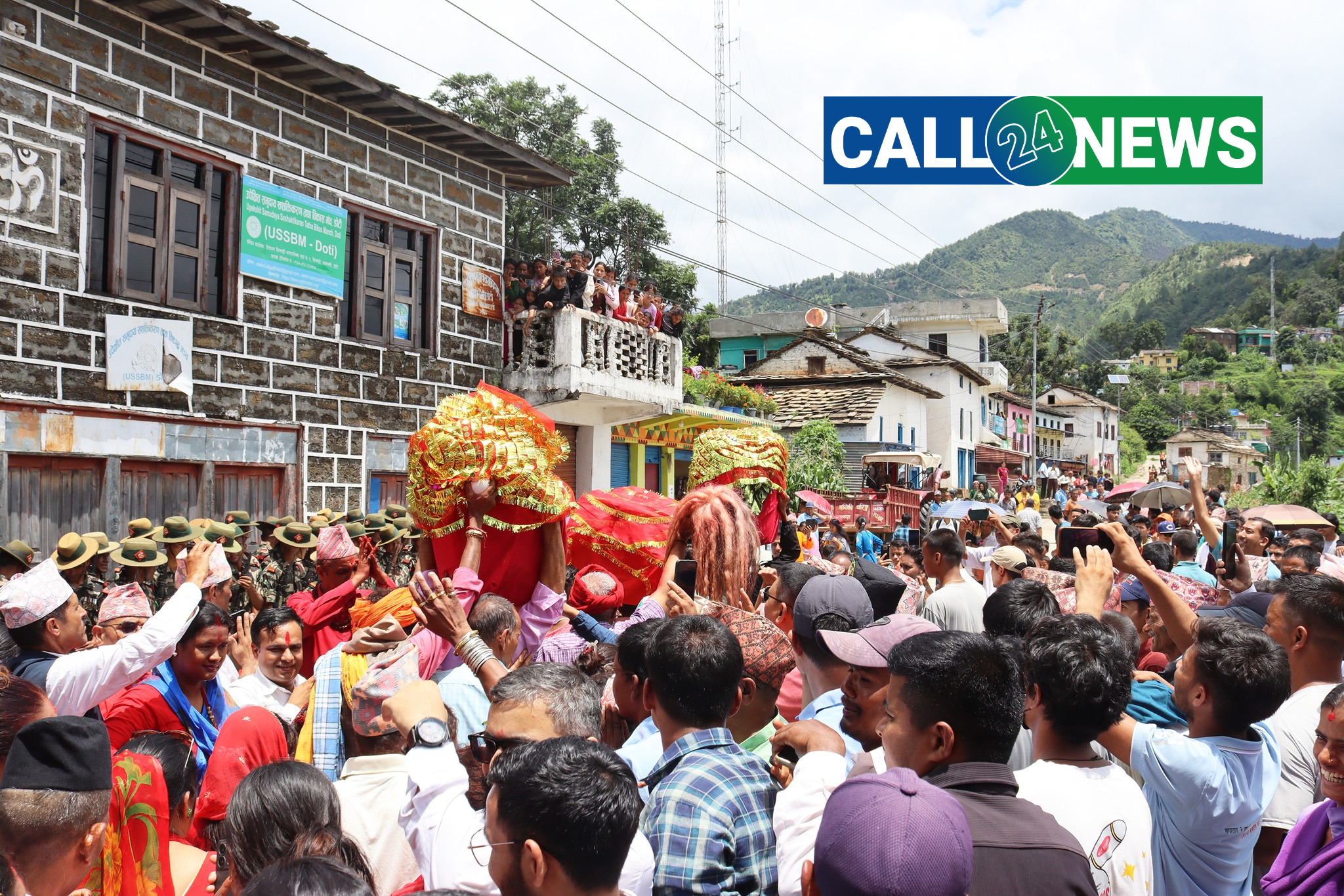 डोटीको सरकारी पूजा सामग्री (पेटारो) सहितको टोली बडीमालिका प्रस्थान