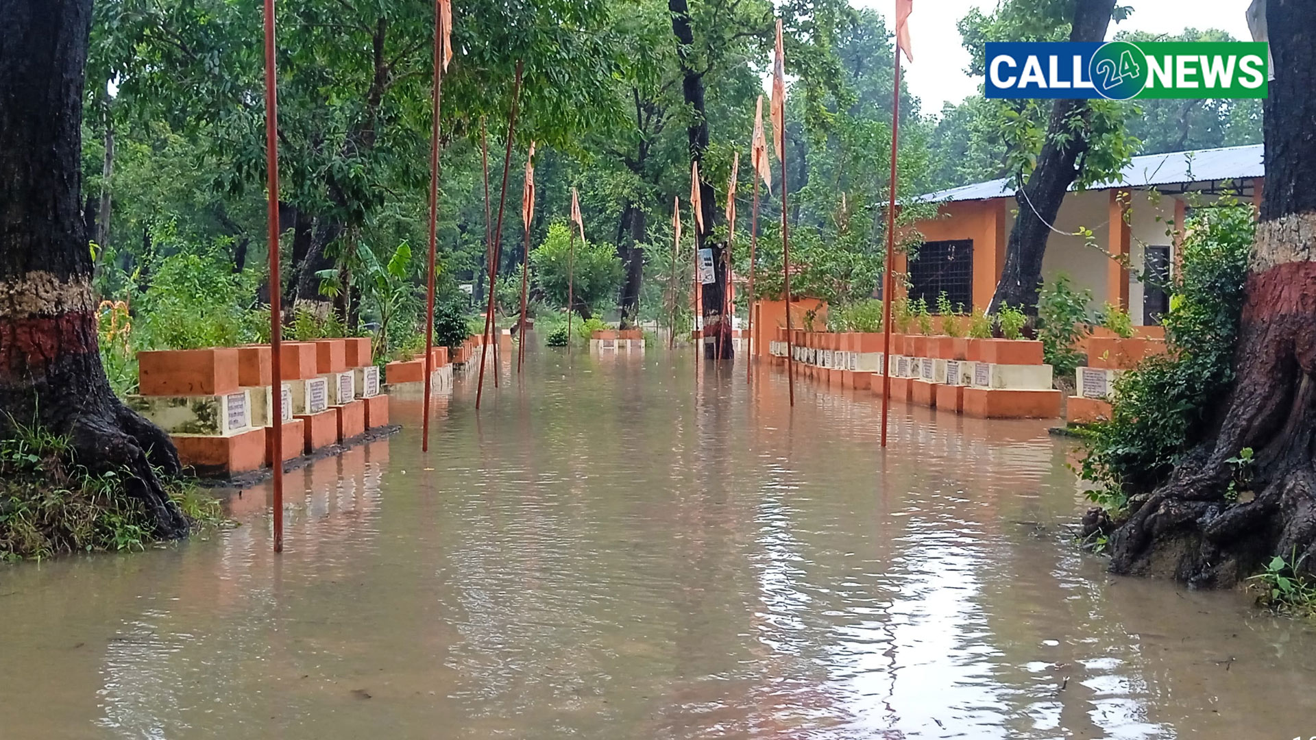 लगातारको वर्षाले जलमग्न शिवपुरी धाम (फोटो फिचर) 